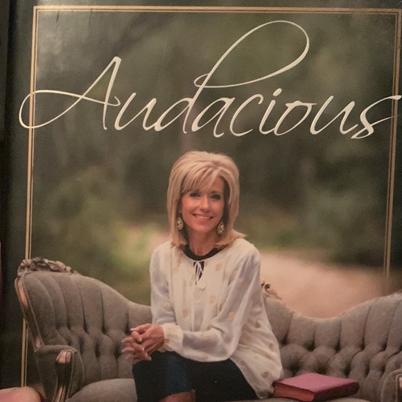 Hardback book ~ Audacious by Beth Moore - Picture 5 of 6